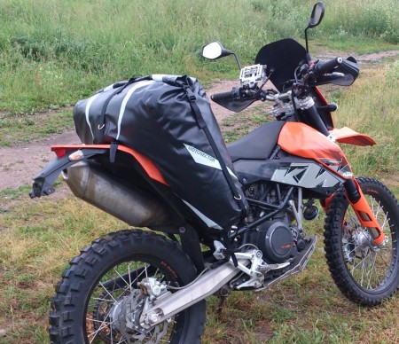 MOTOSECTOR 95(II) сумка-штаны 95л черный (20000875)