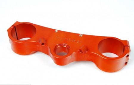 KTM BOTTOM TRIPLE CLAMP Траверса нижняя 690 SMC R 12-17 ( 7650113113504 )