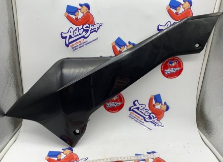 KTM SIDE COVER L/S BLACK спойлер передний левый (низ) черный / без наклеек 690 R / SMC 14-18 ( 7650814100030 )