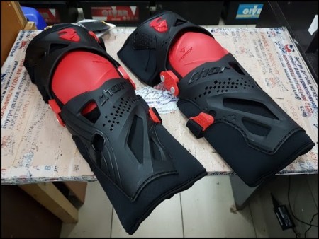 THOR FORCE XP защита коленей (черно красные) L/XL (2704-0363)