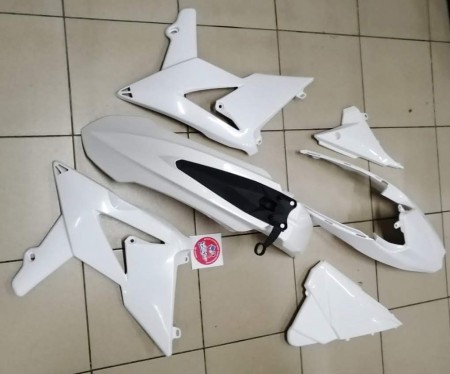 Polisport  комплект пластика plastic kit Beta RR 2T/4T 18-19  (WHITE) ( 178-90776 )