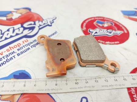 KTM BRAKE PAD REAR TOYO B204 колодки тормозные задние ( с термо пластиной ) TBI SX/SXF 17-25 / EXC/EXCF 24-> ( 79013090000 )