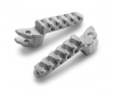 KTM FOOTREST-SET SILVER подножки комплект 125 200 390 Duke RC 11-> ( 9010394004401S )