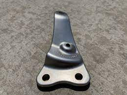 KTM ENGINE BRACE R/S кронштейн ( 79003014200 / 79003014100  )