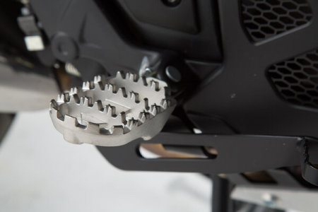 SW-Motech ION footrest kit. подножки регулируемые KTM 390 AdV  (19-23) / DL650 Suzuki V-Strom 650  (16-23) // FRS.01.011.10303/S