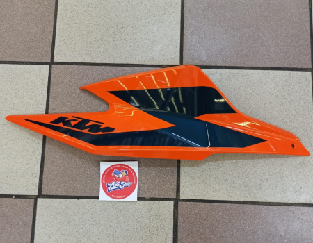 KTM Fuel tank spoiler left (ORANGE) спойлер бака левый 1290 SUPER DUKE R 20-21 ( 61708050000EBA )