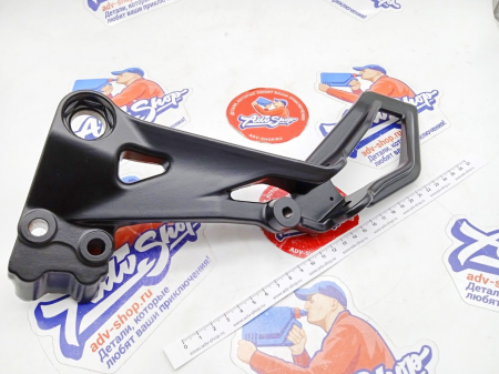 KTM FOOTREST BRACKET FRONT L/S кронштейн крепления передней подножки ( левая сторона ) 200 390 RC 14-21  ( 90503038000 )