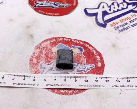 KTM GROMMET RADIATOR COWL Демпфер дефлектора радиатора 125-390 Duke/RC ( 90135032000 )