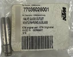 KTM VALVE GUIDE OUTLET Направляющая клапана выпуск 250 SXF 05-07  ( 77036026001 / 77036026000 )