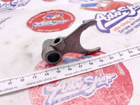 KTM SHIFT FORK 5TH/6TH GEAR 2003 Вилка механизма КПП 5/6 передачи 85 SX 03-17 ( 47034001000 )