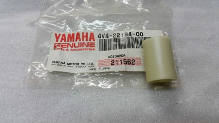 YAMAHA Втулка ролика (4V4-22184-00-00)